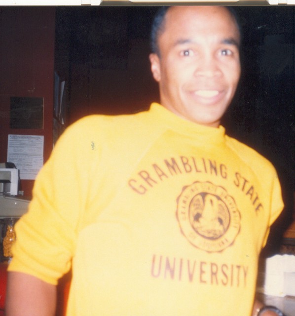 Sugar Ray Leonard at Tyson-Holmes Atlantic City.jpg