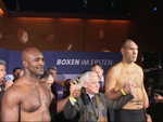 Holyfield with WBA President Mendoza and Valuev at weighin.JPG