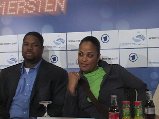 Laila Ali with her manager Damon Bingham at Berlin Presser.jpG