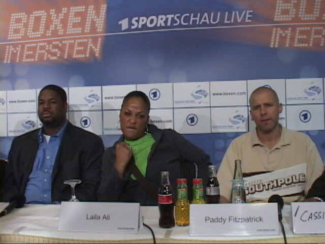 Laila makes fist at press conf in Berlin.JPG