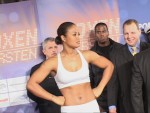 Laila She Bee Stingin Ali at Ali vs Sandell Berlin.JPG