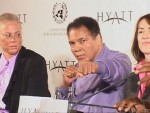 Muhammad Ali jabs at media during UN Press conf in Berlin.jpG