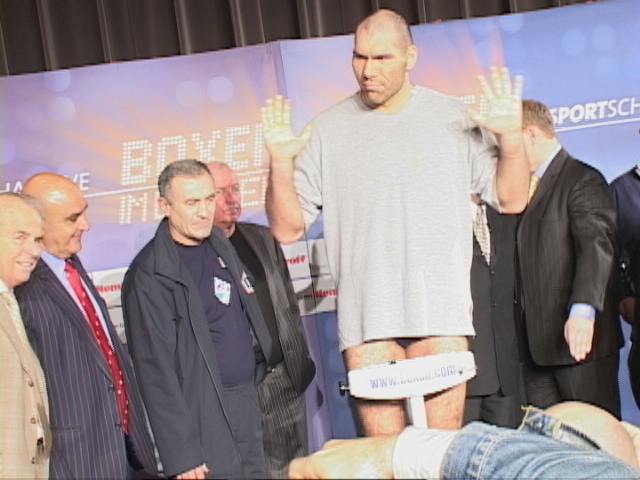 Nikolai Valuev weighs in at 7 ft 2 in 323 pounds in Berlin.jpg
